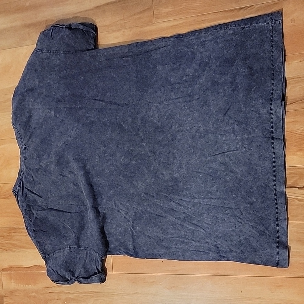 Grey tshirt